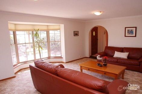 Property photo of 2 Simon Court Aberfoyle Park SA 5159