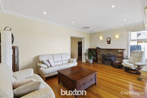 Property photo of 8 Millis Avenue Bentleigh East VIC 3165