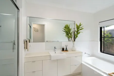 Property photo of 14 Kurt Close Palm Cove QLD 4879