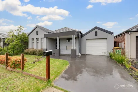 9 Silky Oak St, Pakenham, VIC 3810
