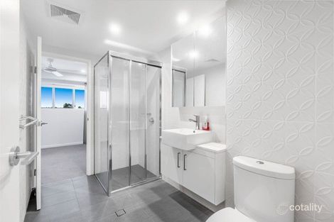 Property photo of 11/15 Besham Parade Wynnum QLD 4178