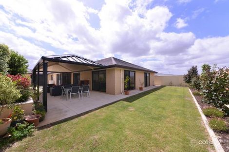 Property photo of 5 Alandale Bend Banksia Grove WA 6031