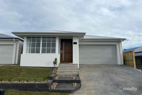 14 Ruthven St, Bradbury, NSW 2560