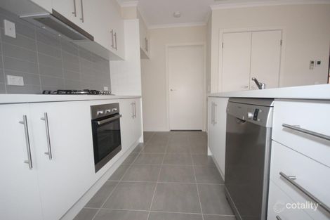 Property photo of 2/65 Robinlee Avenue Burwood East VIC 3151