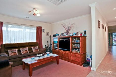 Property photo of 8 Holzgrefe Court Altona Meadows VIC 3028