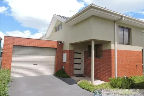 2/8 Crimson Dr, Doveton, VIC 3177