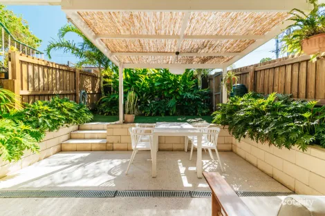 2/371 Cornwall St, Greenslopes, QLD 4120