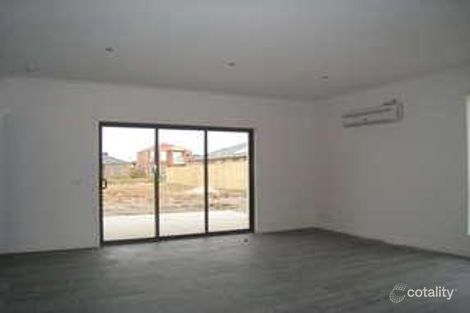 Property photo of 28 Fantail Crescent Williams Landing VIC 3027