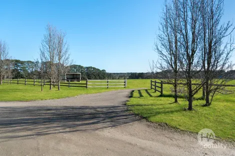 8 WONDERLAND AVE, TUERONG, VIC 3915