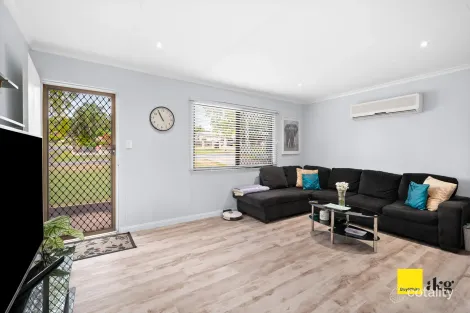 Property photo of 52 Vansittart Road Regents Park QLD 4118