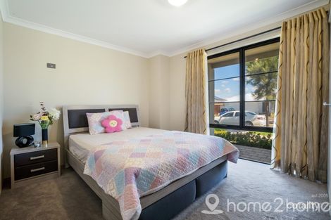 Property photo of 135 Wintergreen Crescent Treeby WA 6164