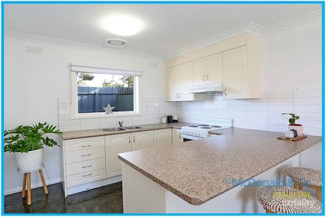 Property photo of 4/13 St Elmo Crescent Highton VIC 3216
