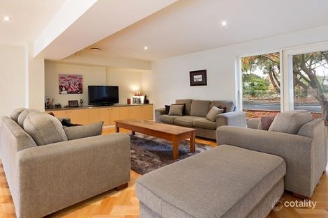 Property photo of 8 Bright Crescent Mount Eliza VIC 3930
