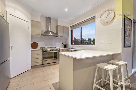 Property photo of 32 The Garlands Craigieburn VIC 3064
