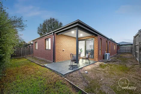 Property photo of 38 Resolution Circuit Doreen VIC 3754