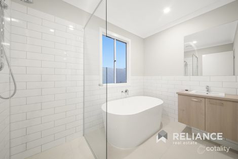 Property photo of 1 Robusta Street Mickleham VIC 3064