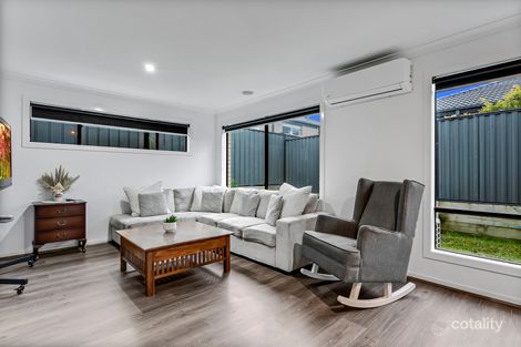 Property photo of 2 Spaniel Lane Pakenham VIC 3810
