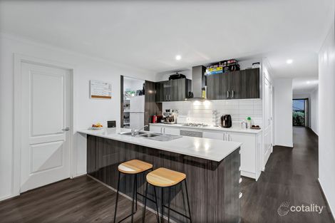 Property photo of 2 Spaniel Lane Pakenham VIC 3810