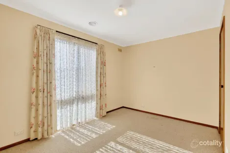 Property photo of 8 Nayler Crescent Warrnambool VIC 3280