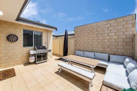 Property photo of 2/10 George Street Rockingham WA 6168