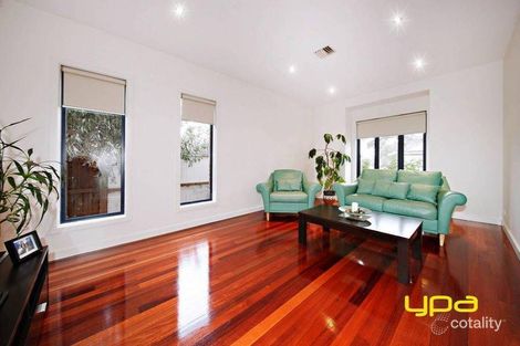 Property photo of 7 Como Glen Caroline Springs VIC 3023