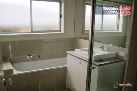 Property photo of 32 Hatfield Drive Drouin VIC 3818