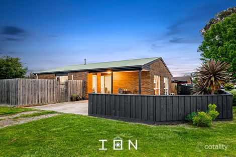 Property photo of 2 Leanna Court Cranbourne West VIC 3977