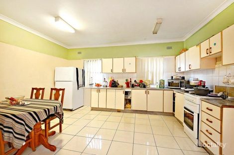 Property photo of 2 The Horsley Drive Carramar NSW 2163