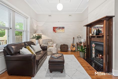 Property photo of 21 Mountain View Parade Rosanna VIC 3084