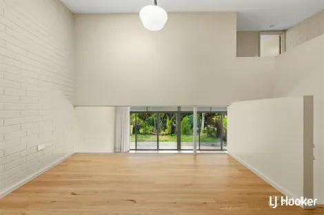 Property photo of 5/7 Clode Place Macgregor ACT 2615