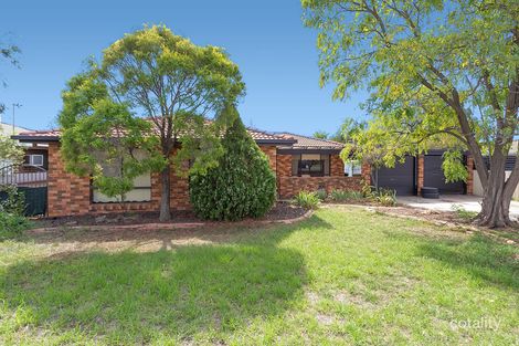 13 Balleroo Cres, Glenfield Park, NSW 2650