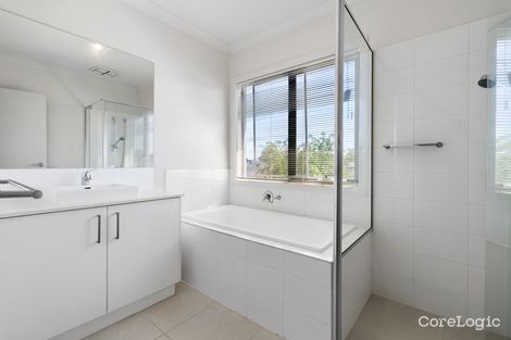 Property photo of 14 Sunflower Circuit Carrum Downs VIC 3201