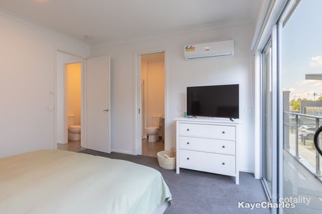 Property photo of 15 Topal Drive Officer VIC 3809