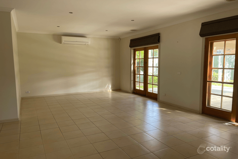 Property photo of 34 Chelsworth Loop Craigieburn VIC 3064