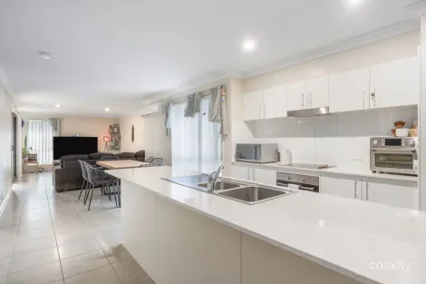 Property photo of 10 Banya Crescent Springfield Lakes QLD 4300