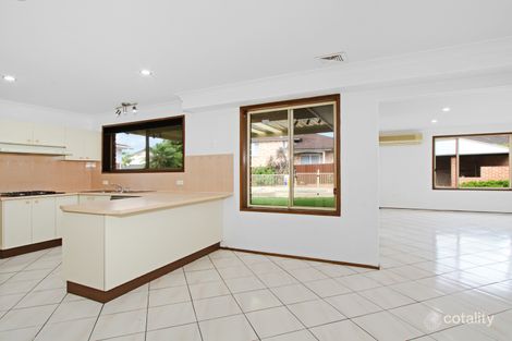 Property photo of 5 Milne Close Wetherill Park NSW 2164