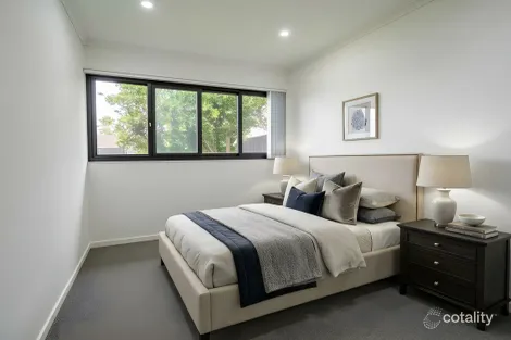 Property photo of 1 Deveron Place St Andrews NSW 2566