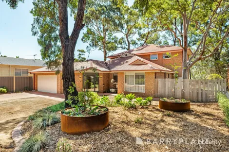 Property photo of 11-13 Sanctuary Close Werribee VIC 3030