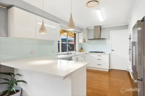 11 Samuel Cct, Albion Park, NSW 2527