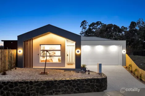 Property photo of 14 Farmstead Way Mernda VIC 3754
