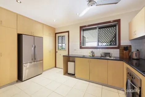 Property photo of 4 Bramble Court Leanyer NT 0812