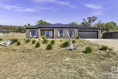 Property photo of 112 Lakeside Drive Chesney Vale VIC 3725