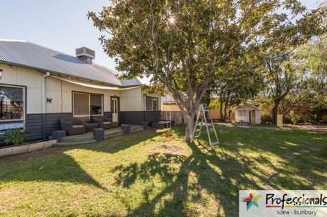 Property photo of 52 Minninup Road South Bunbury WA 6230