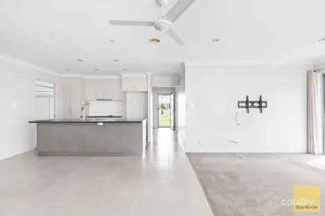 Property photo of 79 Mayfair Drive Emerald QLD 4720