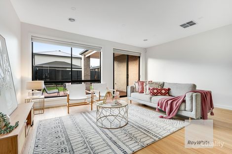 Property photo of 11 Carramar Way Greenvale VIC 3059