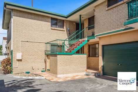 Property photo of 2/11 Brett Avenue Labrador QLD 4215
