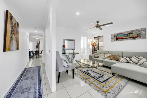 Property photo of 33 Chapman Place Oxley QLD 4075