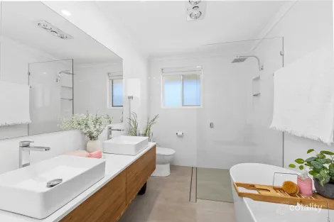 Property photo of 1 Orchard Downs Road Narara NSW 2250