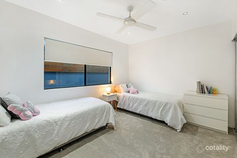 29 Calmwater Cres, Helensvale, QLD 4212