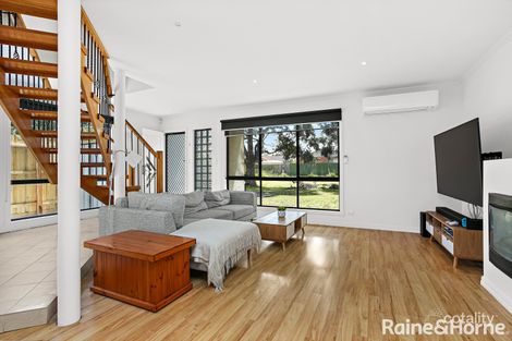 Property photo of 4 Marsden Walk Roxburgh Park VIC 3064